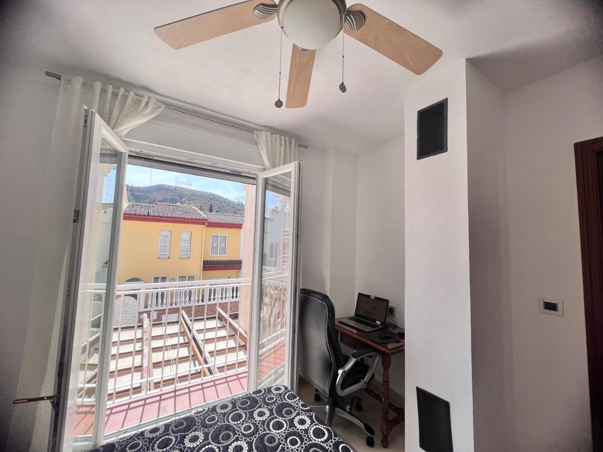 Апартаменти Casa Ideal Familias Y Grupos Con Balcones Exterior Soleada Patios Cerca Alhambra, Sierra Nevada, Rio Genil, Lancha Del Genil, Parque Llano Y Reloj Del Sol Con Barbacoas, Campo De Futbol, Circuito Gimnasia Гранада Екстер'єр фото
