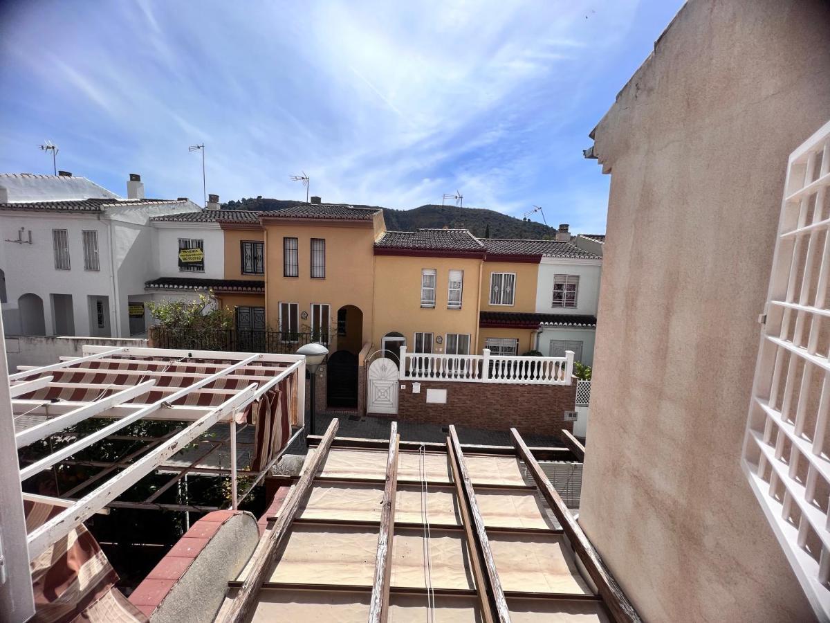Апартаменти Casa Ideal Familias Y Grupos Con Balcones Exterior Soleada Patios Cerca Alhambra, Sierra Nevada, Rio Genil, Lancha Del Genil, Parque Llano Y Reloj Del Sol Con Barbacoas, Campo De Futbol, Circuito Gimnasia Гранада Екстер'єр фото