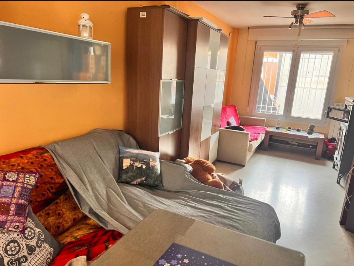 Апартаменти Casa Ideal Familias Y Grupos Con Balcones Exterior Soleada Patios Cerca Alhambra, Sierra Nevada, Rio Genil, Lancha Del Genil, Parque Llano Y Reloj Del Sol Con Barbacoas, Campo De Futbol, Circuito Gimnasia Гранада Екстер'єр фото