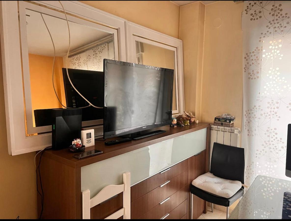 Апартаменти Casa Ideal Familias Y Grupos Con Balcones Exterior Soleada Patios Cerca Alhambra, Sierra Nevada, Rio Genil, Lancha Del Genil, Parque Llano Y Reloj Del Sol Con Barbacoas, Campo De Futbol, Circuito Gimnasia Гранада Екстер'єр фото