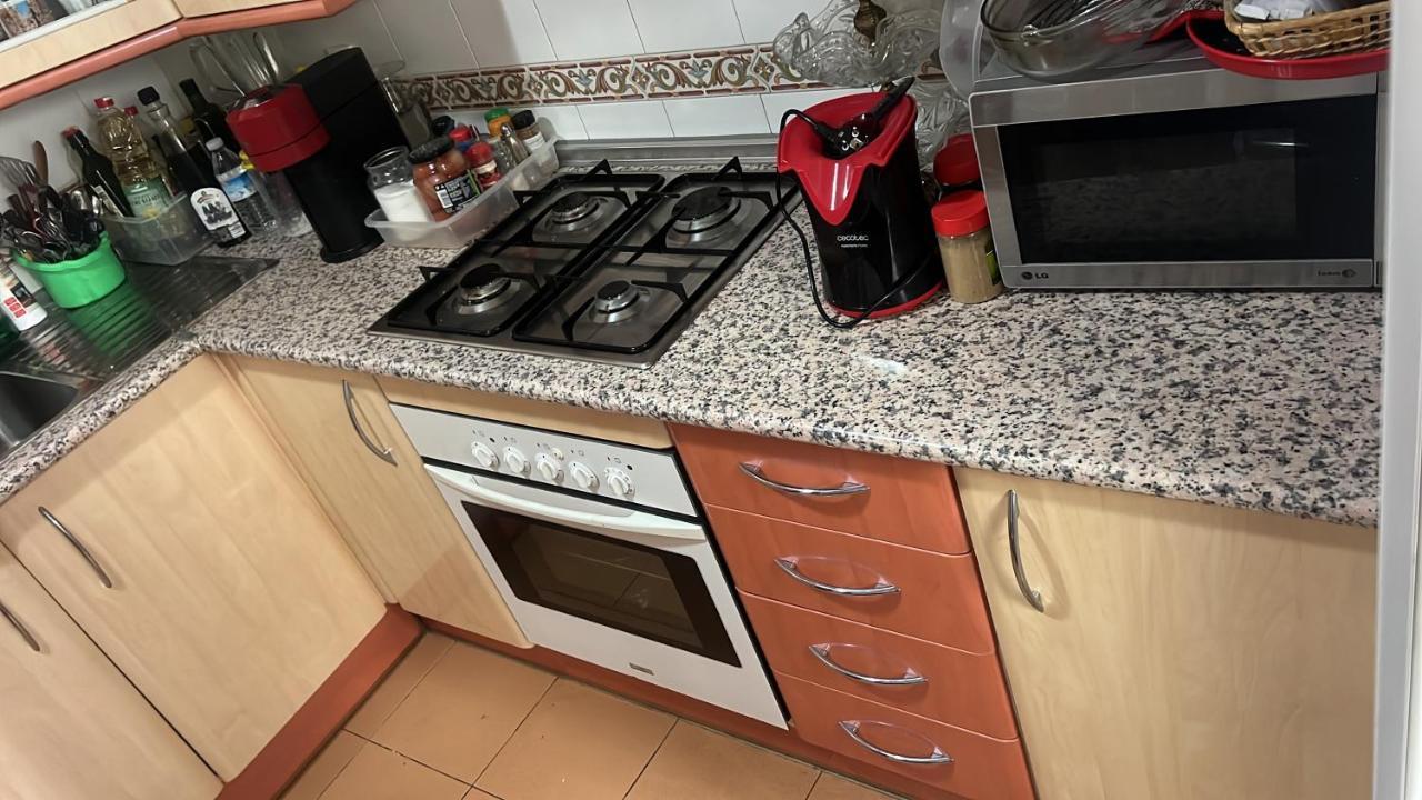 Апартаменти Casa Ideal Familias Y Grupos Con Balcones Exterior Soleada Patios Cerca Alhambra, Sierra Nevada, Rio Genil, Lancha Del Genil, Parque Llano Y Reloj Del Sol Con Barbacoas, Campo De Futbol, Circuito Gimnasia Гранада Екстер'єр фото