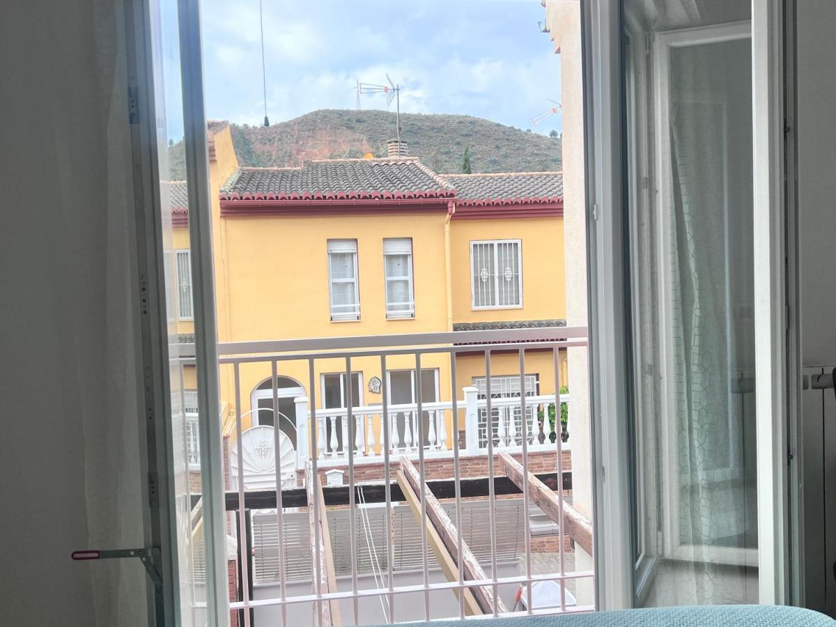 Апартаменти Casa Ideal Familias Y Grupos Con Balcones Exterior Soleada Patios Cerca Alhambra, Sierra Nevada, Rio Genil, Lancha Del Genil, Parque Llano Y Reloj Del Sol Con Barbacoas, Campo De Futbol, Circuito Gimnasia Гранада Екстер'єр фото