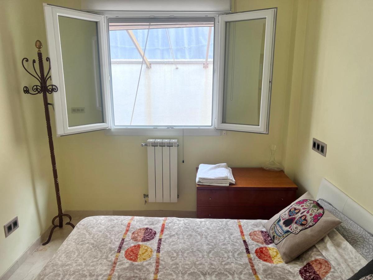 Апартаменти Casa Ideal Familias Y Grupos Con Balcones Exterior Soleada Patios Cerca Alhambra, Sierra Nevada, Rio Genil, Lancha Del Genil, Parque Llano Y Reloj Del Sol Con Barbacoas, Campo De Futbol, Circuito Gimnasia Гранада Екстер'єр фото