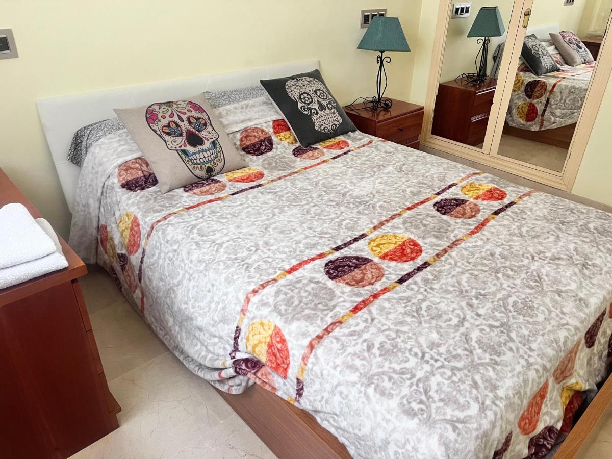 Апартаменти Casa Ideal Familias Y Grupos Con Balcones Exterior Soleada Patios Cerca Alhambra, Sierra Nevada, Rio Genil, Lancha Del Genil, Parque Llano Y Reloj Del Sol Con Barbacoas, Campo De Futbol, Circuito Gimnasia Гранада Екстер'єр фото