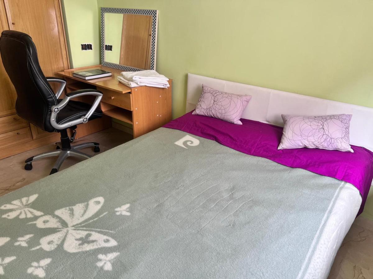 Апартаменти Casa Ideal Familias Y Grupos Con Balcones Exterior Soleada Patios Cerca Alhambra, Sierra Nevada, Rio Genil, Lancha Del Genil, Parque Llano Y Reloj Del Sol Con Barbacoas, Campo De Futbol, Circuito Gimnasia Гранада Екстер'єр фото