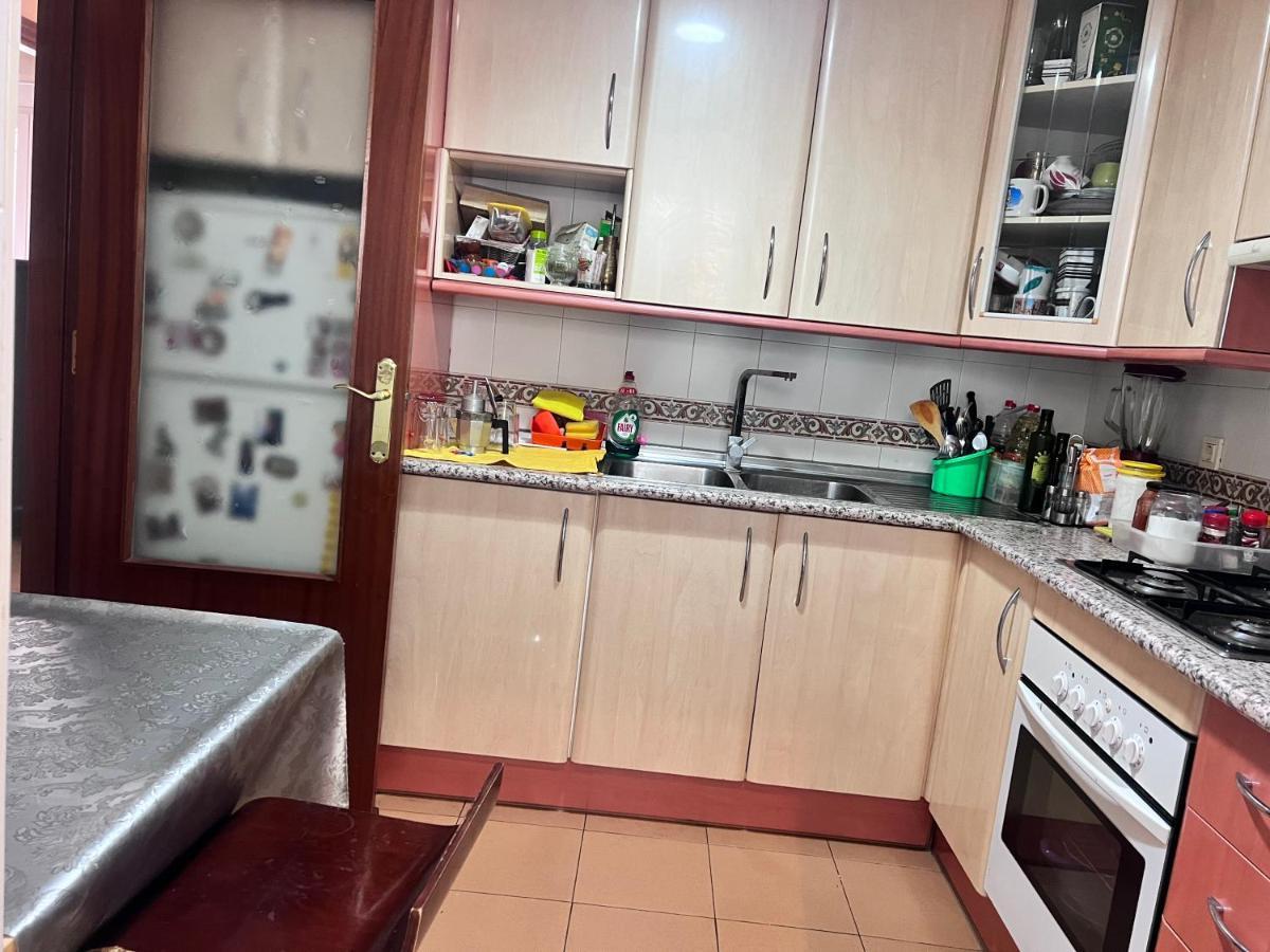 Апартаменти Casa Ideal Familias Y Grupos Con Balcones Exterior Soleada Patios Cerca Alhambra, Sierra Nevada, Rio Genil, Lancha Del Genil, Parque Llano Y Reloj Del Sol Con Barbacoas, Campo De Futbol, Circuito Gimnasia Гранада Екстер'єр фото