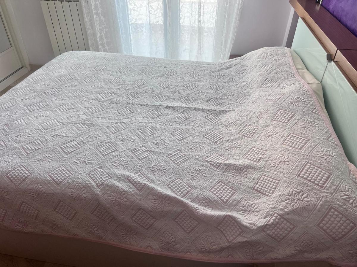 Апартаменти Casa Ideal Familias Y Grupos Con Balcones Exterior Soleada Patios Cerca Alhambra, Sierra Nevada, Rio Genil, Lancha Del Genil, Parque Llano Y Reloj Del Sol Con Barbacoas, Campo De Futbol, Circuito Gimnasia Гранада Екстер'єр фото
