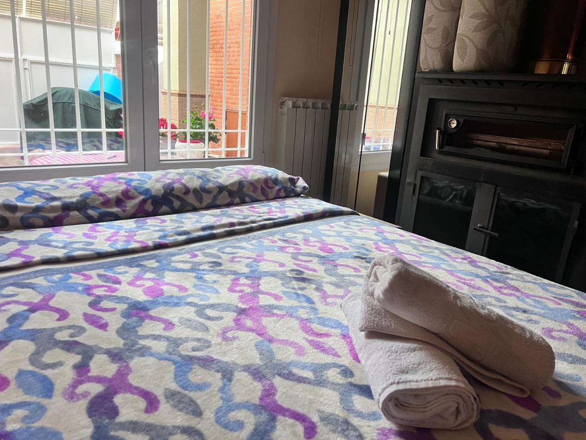 Апартаменти Casa Ideal Familias Y Grupos Con Balcones Exterior Soleada Patios Cerca Alhambra, Sierra Nevada, Rio Genil, Lancha Del Genil, Parque Llano Y Reloj Del Sol Con Barbacoas, Campo De Futbol, Circuito Gimnasia Гранада Екстер'єр фото