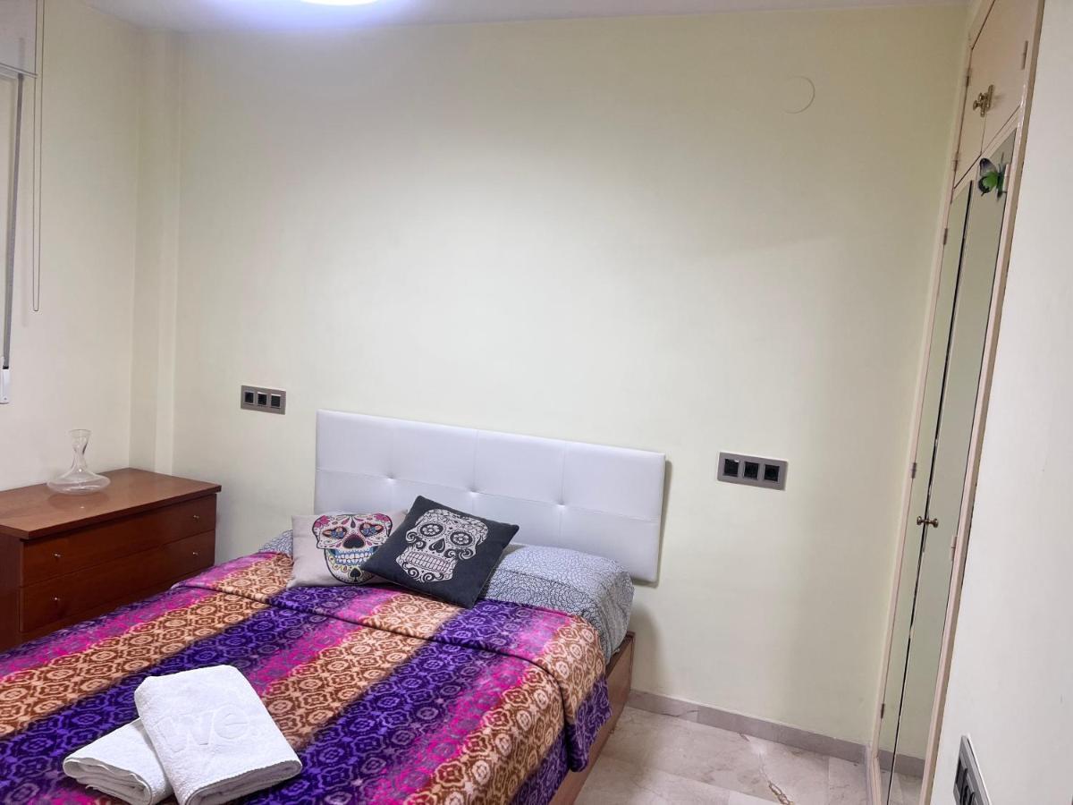 Апартаменти Casa Ideal Familias Y Grupos Con Balcones Exterior Soleada Patios Cerca Alhambra, Sierra Nevada, Rio Genil, Lancha Del Genil, Parque Llano Y Reloj Del Sol Con Barbacoas, Campo De Futbol, Circuito Gimnasia Гранада Екстер'єр фото